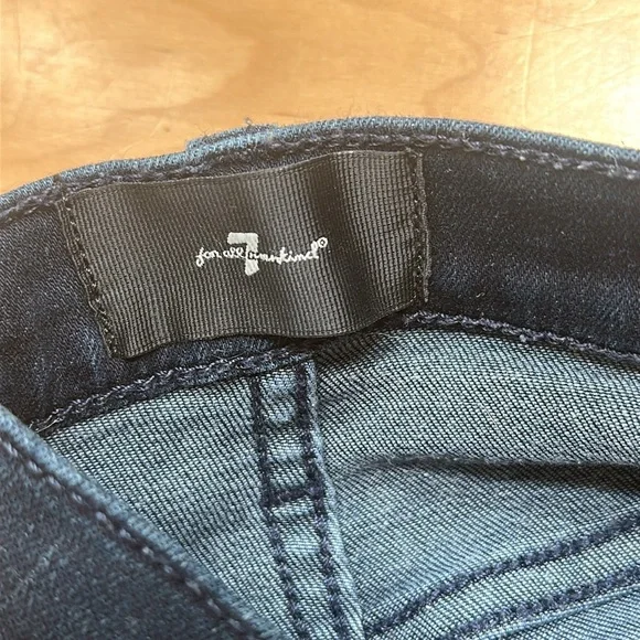 NWOT Dojo 29 x 31 7 For All Mankind Flare Jeans. - Picture 5 of 9